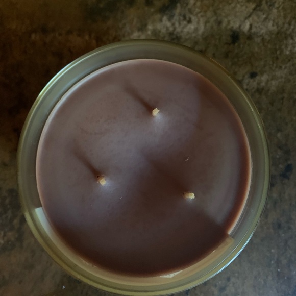 NEW Bath and Body Works Hot Cocoa & Cream Scented 3 Wick Candle - Picture 3 of 6